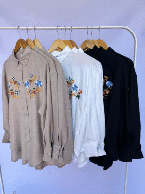 Chemises en crêpe avec broderie